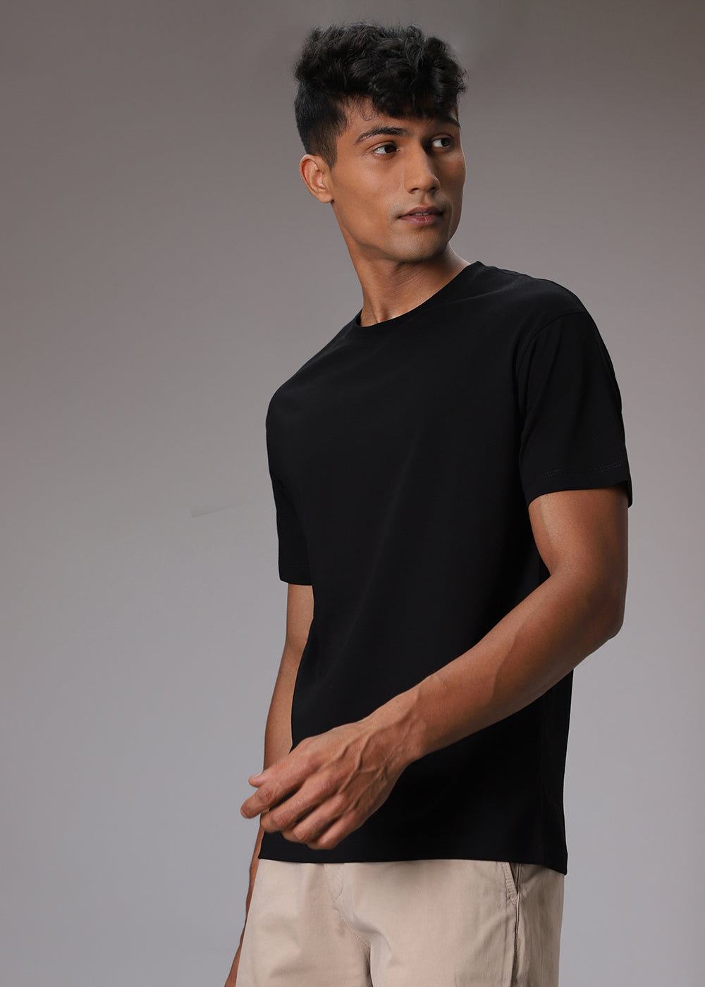 Black Plain Regular Fit T-shirt