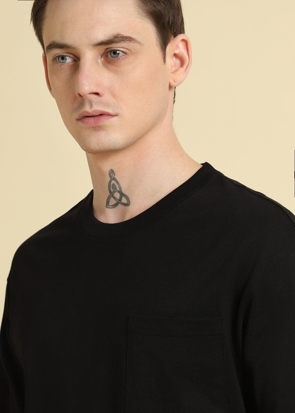 Black Plain Pocket Regular Fit T-shirt