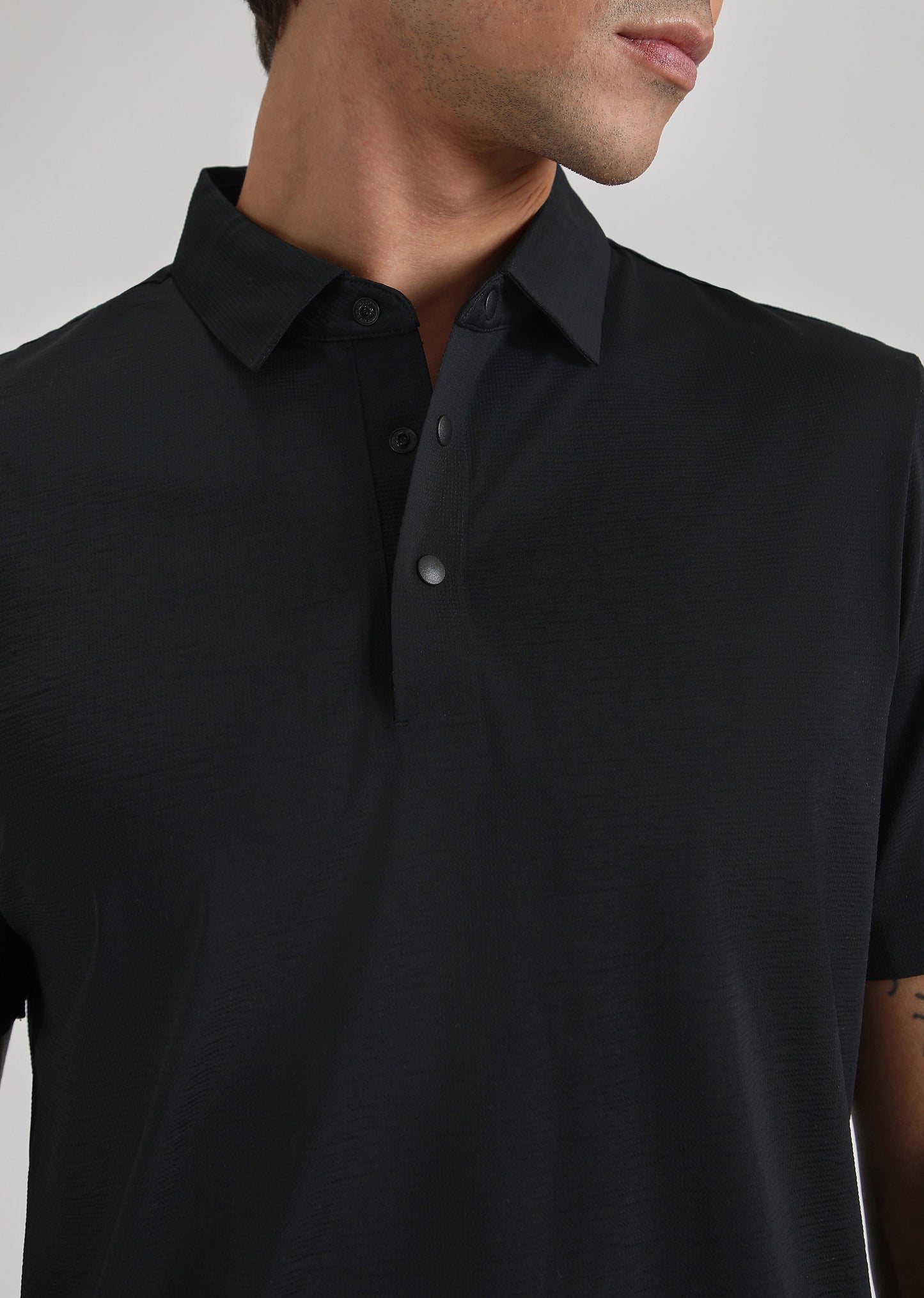 Textured Black Plain Stitchless Polo T-shirt