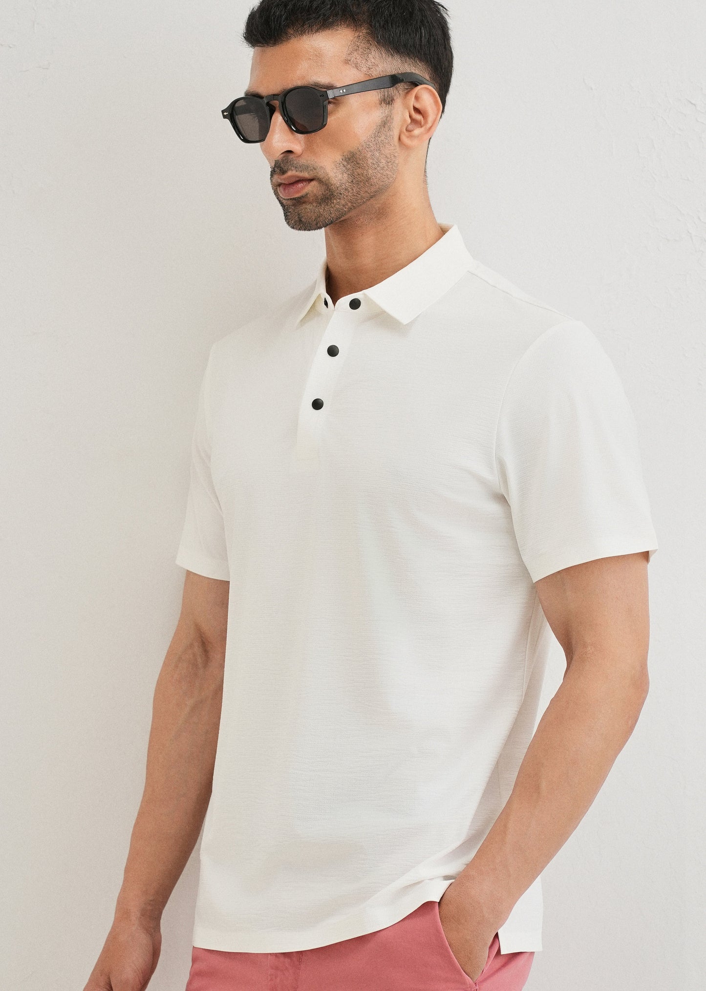 Textured White Plain Stitchless Polo T-shirt