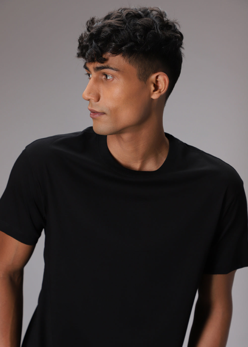 Black Plain Regular Fit T-shirt