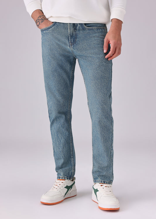 Mid Wash Carrot Fit Jeans