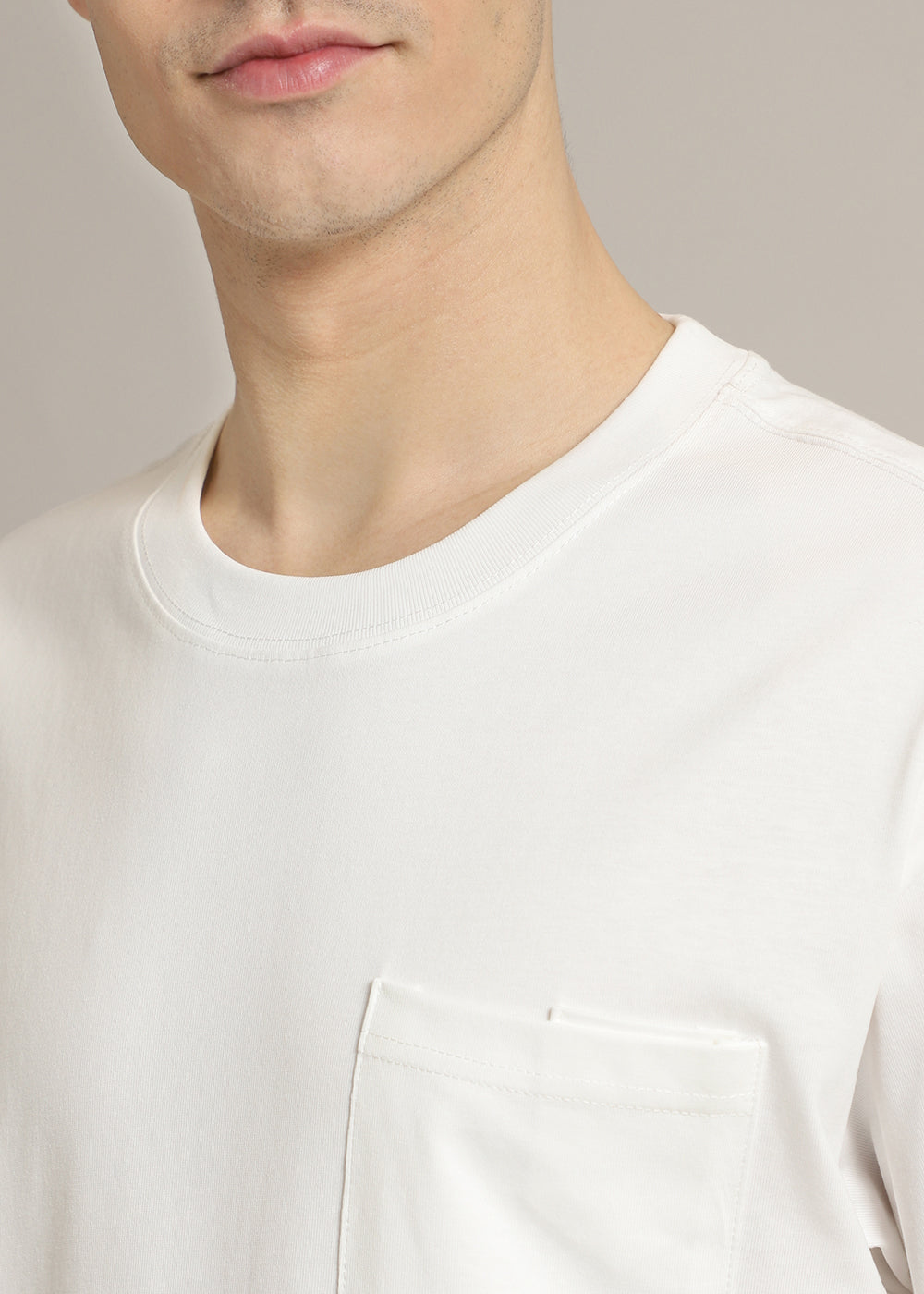 White Plain Pocket Regular Fit T-shirt